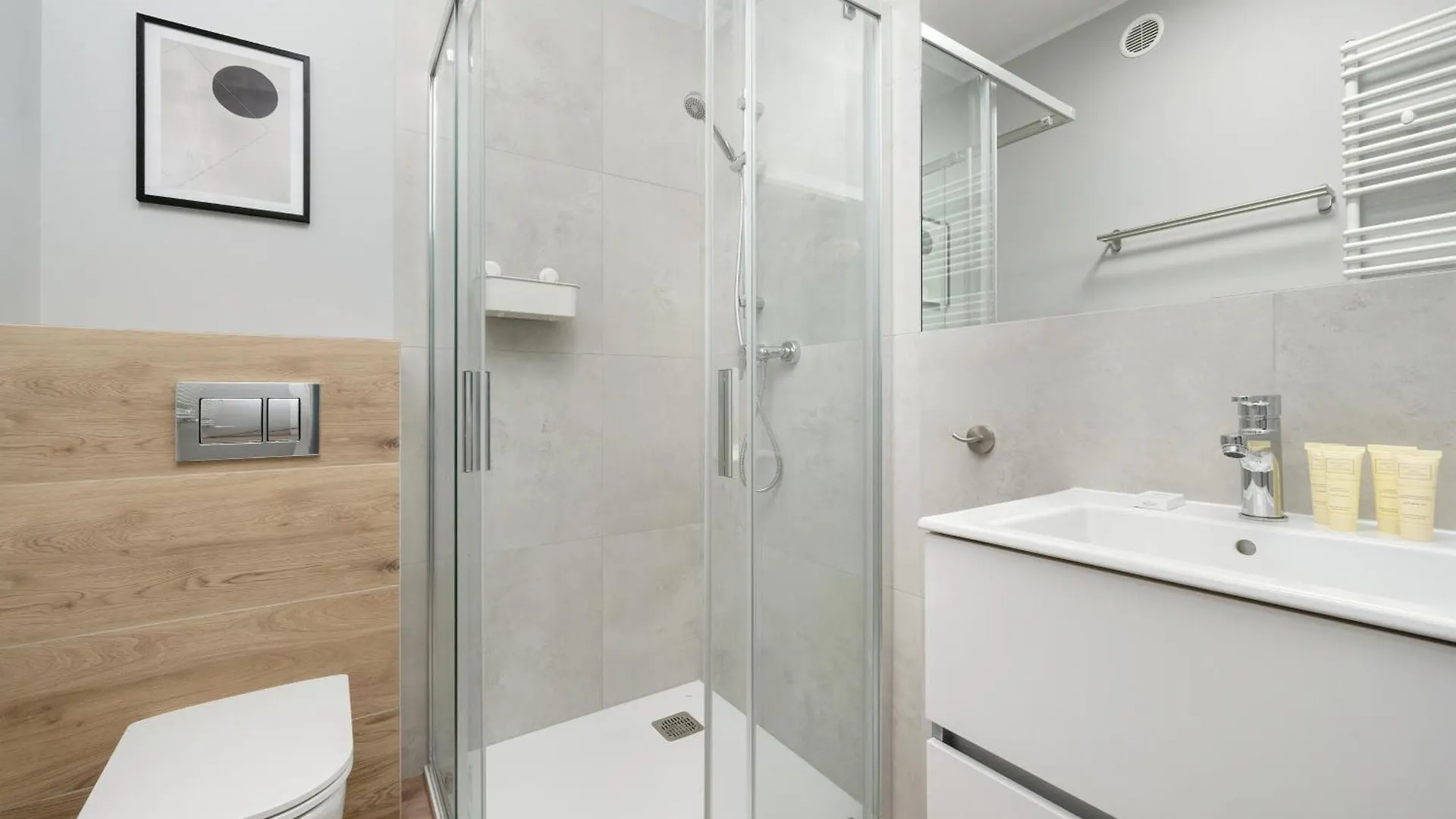 Apartamenty Zwycieska Z Klimatyzacja, Free Garage Wroclaw By Noclegi Renters Apartment