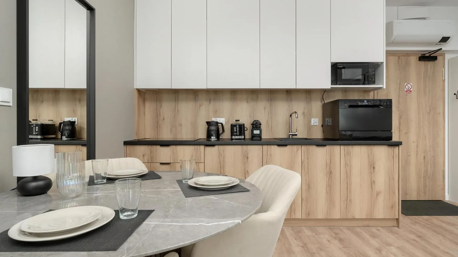 Apartamenty Zwycieska Z Klimatyzacja, Free Garage Wroclaw By Noclegi Renters