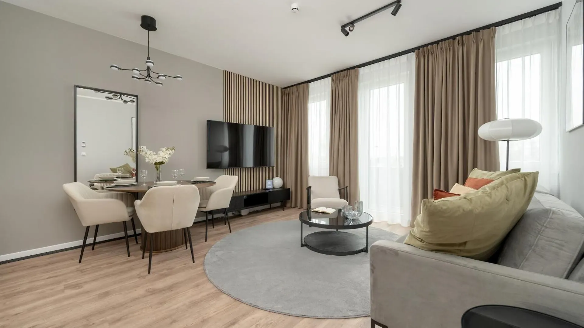 Apartment Apartamenty Zwycieska Z Klimatyzacja, Free Garage Wroclaw By Noclegi Renters Poland