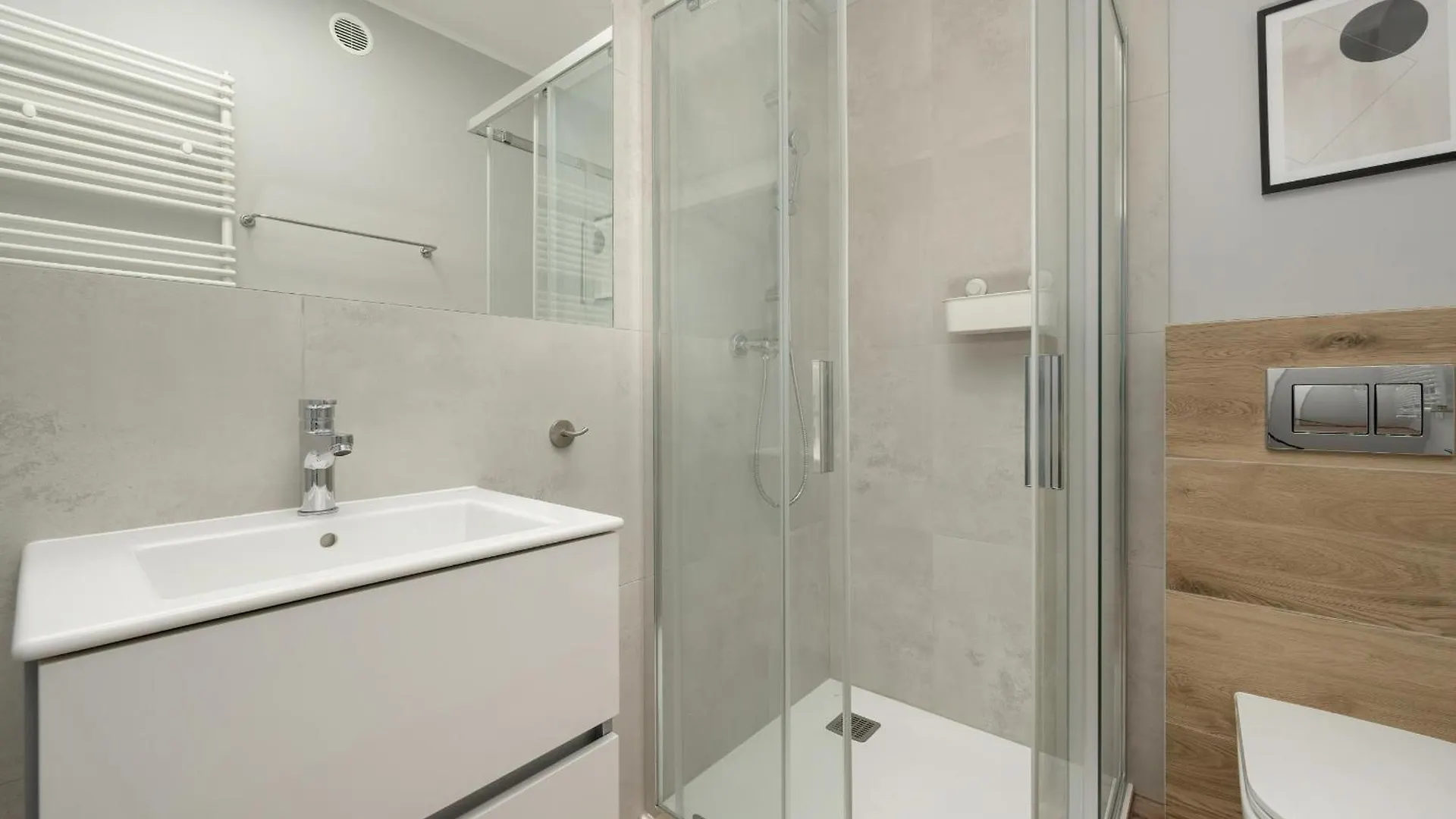 Apartamenty Zwycieska Z Klimatyzacja, Free Garage Wroclaw By Noclegi Renters 0*,