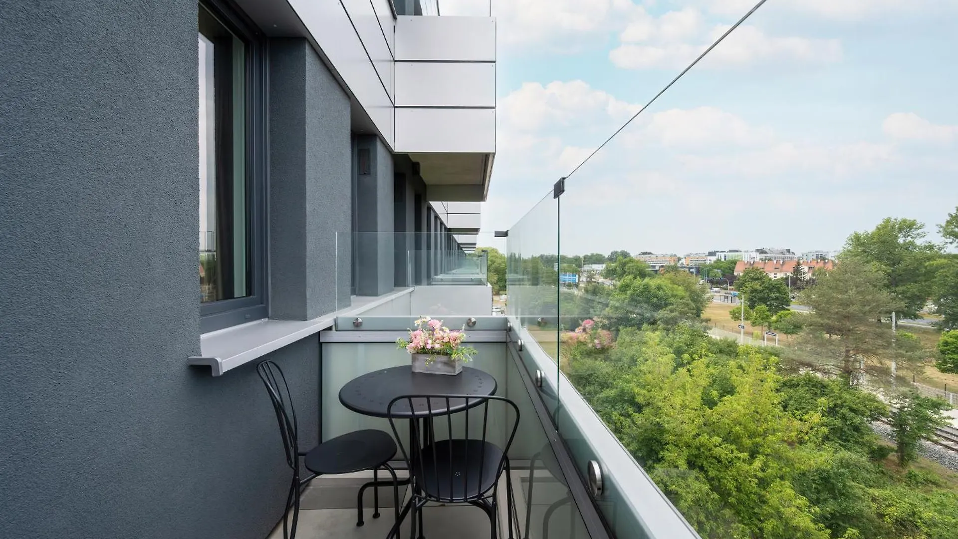Apartment Apartamenty Zwycieska Z Klimatyzacja, Free Garage Wroclaw By Noclegi Renters Poland