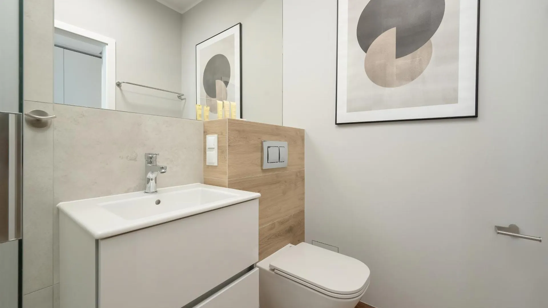 Apartamenty Zwycieska Z Klimatyzacja, Free Garage Wroclaw By Noclegi Renters Poland