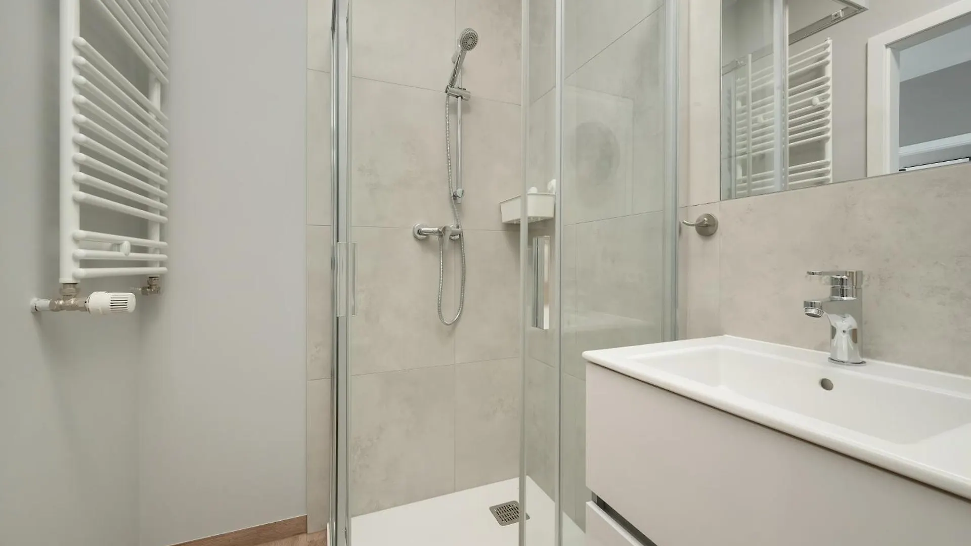 Apartamenty Zwycieska Z Klimatyzacja, Free Garage Wroclaw By Noclegi Renters 0*,  Poland